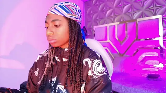 Queen perla  online show from 04-13-26, 12:21