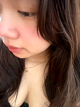 Hotellinh12 online show from 11-24-25, 07:41