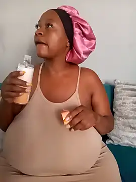 Snapshot of Chubbykarisma27 chatting on 12-11-24, 12:55 Chubbykarisma27 online show from 12-11-24, 12:55