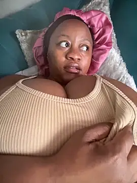 Snapshot of Chubbykarisma27 chatting on 11-07-25, 11:10 Chubbykarisma27 online show from 11-07-25, 11:10