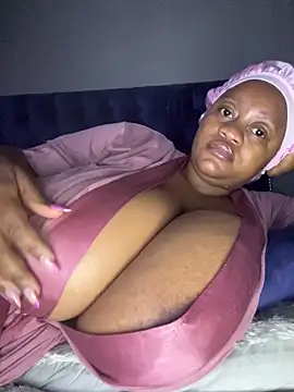 Snapshot of Chubbykarisma27 chatting on 12-13-25, 09:42 Chubbykarisma27 online show from 12-13-25, 09:42