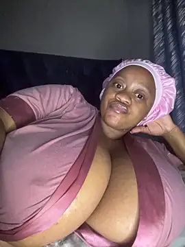 Snapshot of Chubbykarisma27 chatting on 12-15-25, 08:13 Chubbykarisma27 online show from 12-15-25, 08:13