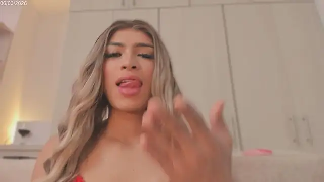 Snapshot of Angel_camm chatting on 03-06-26, 02:13 Angel camm online show from 03-06-26, 02:13