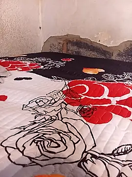 Snapshot of Uncletee112 chatting on 02-03-26, 10:31 Uncletee112 online show from 02-03-26, 10:31