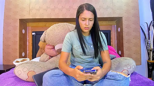 SofiAndNicol online show from 11-08-25, 11:10