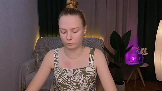 Snapshot of CarolynCohen__ chatting on 12-02-24, 04:53 CarolynCohen online show from 12-02-24, 04:53