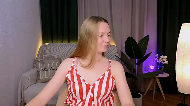 Snapshot of CarolynCohen__ chatting on 12-03-24, 02:03 CarolynCohen online show from 12-03-24, 02:03