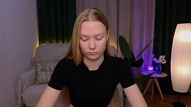 Snapshot of CarolynCohen__ chatting on 12-09-24, 01:51 CarolynCohen online show from 12-09-24, 01:51