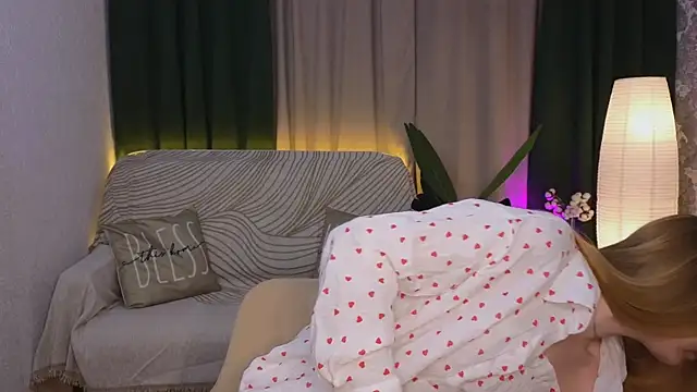 Snapshot of CarolynCohen__ chatting on 01-12-25, 01:53 CarolynCohen online show from 01-12-25, 01:53