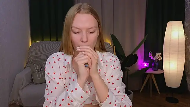 Snapshot of CarolynCohen__ chatting on 01-12-25, 05:03 CarolynCohen online show from 01-12-25, 05:03