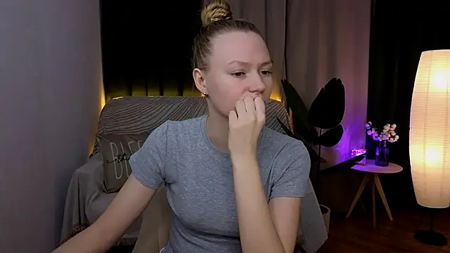 Snapshot of CarolynCohen__ chatting on 01-14-25, 02:19 CarolynCohen online show from 01-14-25, 02:19