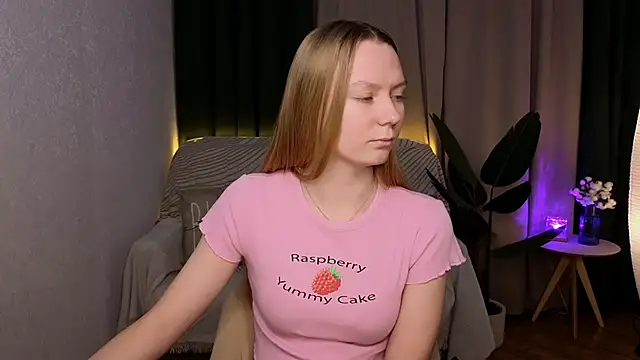 Snapshot of CarolynCohen__ chatting on 01-17-25, 01:57 CarolynCohen online show from 01-17-25, 01:57