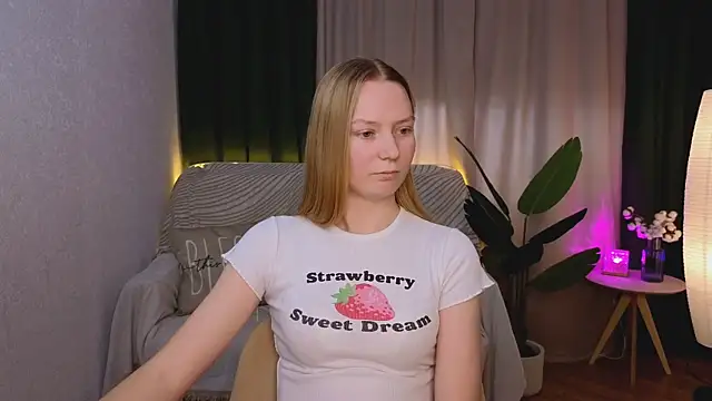 Snapshot of CarolynCohen__ chatting on 01-20-25, 04:54 CarolynCohen online show from 01-20-25, 04:54