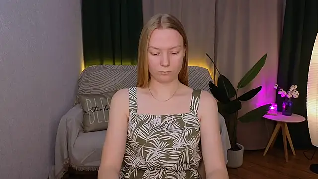 Snapshot of CarolynCohen__ chatting on 01-26-25, 01:52 CarolynCohen online show from 01-26-25, 01:52