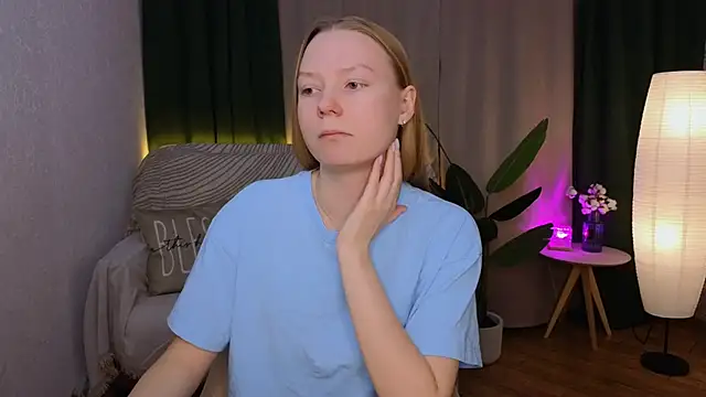 Snapshot of CarolynCohen__ chatting on 01-27-25, 01:59 CarolynCohen online show from 01-27-25, 01:59