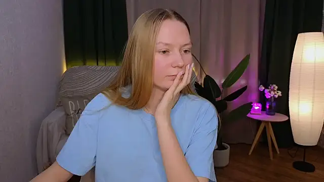 Snapshot of CarolynCohen__ chatting on 01-27-25, 05:03 CarolynCohen online show from 01-27-25, 05:03