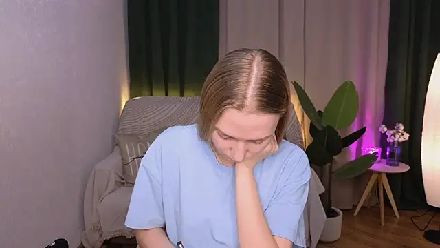 Snapshot of CarolynCohen__ chatting on 02-12-25, 02:14 CarolynCohen online show from 02-12-25, 02:14