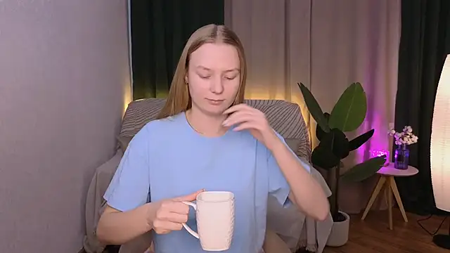 Snapshot of CarolynCohen__ chatting on 02-12-25, 08:16 CarolynCohen online show from 02-12-25, 08:16