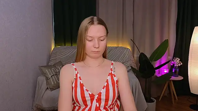 Snapshot of CarolynCohen__ chatting on 02-20-25, 08:17 CarolynCohen online show from 02-20-25, 08:17