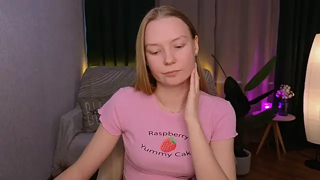 Snapshot of CarolynCohen__ chatting on 02-21-25, 05:13 CarolynCohen online show from 02-21-25, 05:13