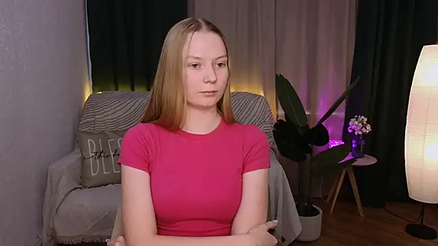 Snapshot of CarolynCohen__ chatting on 02-24-25, 08:17 CarolynCohen online show from 02-24-25, 08:17