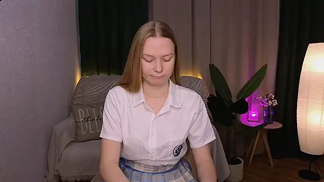 Snapshot of CarolynCohen__ chatting on 02-27-25, 02:10 CarolynCohen online show from 02-27-25, 02:10