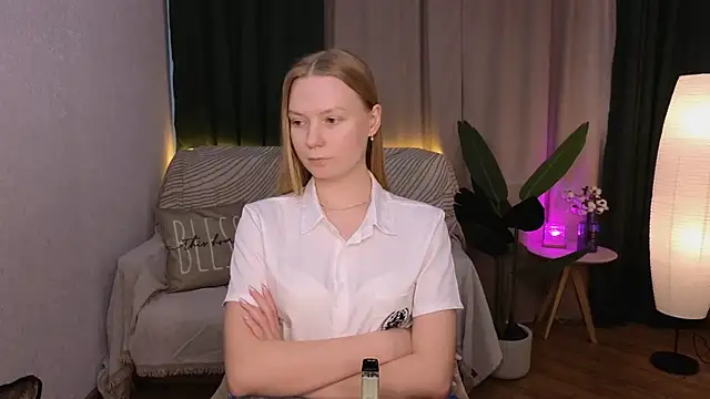 Snapshot of CarolynCohen__ chatting on 02-27-25, 08:17 CarolynCohen online show from 02-27-25, 08:17