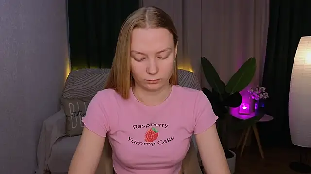 Snapshot of CarolynCohen__ chatting on 02-28-25, 02:09 CarolynCohen online show from 02-28-25, 02:09