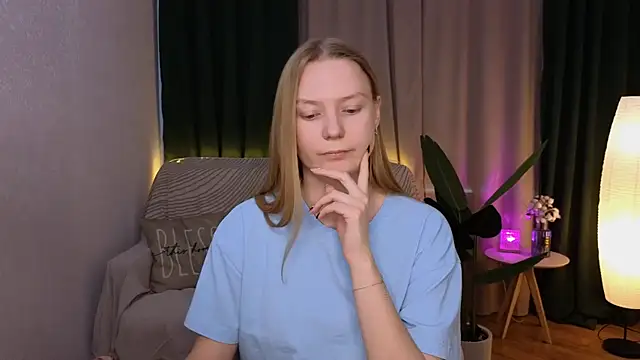 Snapshot of CarolynCohen__ chatting on 03-02-25, 08:05 CarolynCohen online show from 03-02-25, 08:05