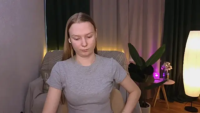 Snapshot of CarolynCohen__ chatting on 03-03-25, 05:20 CarolynCohen online show from 03-03-25, 05:20