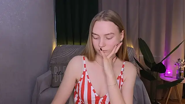 Snapshot of CarolynCohen__ chatting on 03-06-25, 05:14 CarolynCohen online show from 03-06-25, 05:14