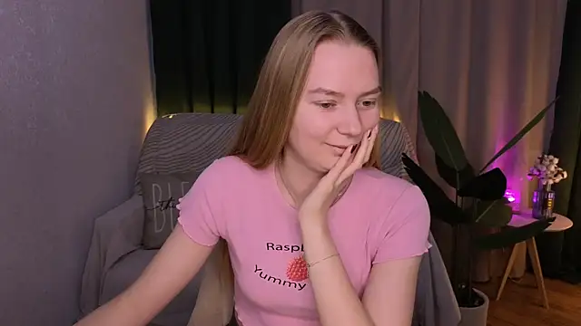 Snapshot of CarolynCohen__ chatting on 03-07-25, 02:15 CarolynCohen online show from 03-07-25, 02:15