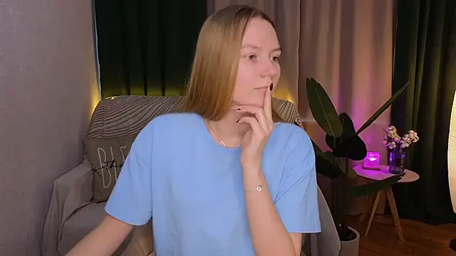 Snapshot of CarolynCohen__ chatting on 03-09-25, 08:07 CarolynCohen online show from 03-09-25, 08:07