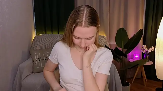 Snapshot of CarolynCohen__ chatting on 03-10-25, 05:00 CarolynCohen online show from 03-10-25, 05:00