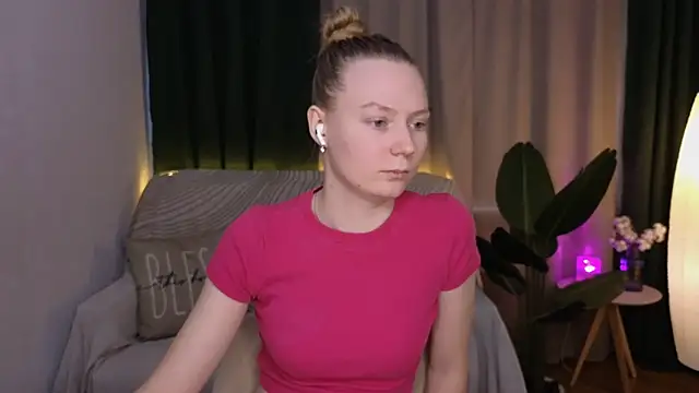 Snapshot of CarolynCohen__ chatting on 03-11-25, 05:05 CarolynCohen online show from 03-11-25, 05:05