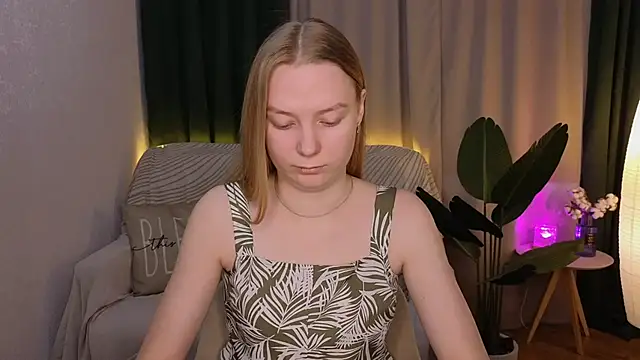 Snapshot of CarolynCohen__ chatting on 03-14-25, 02:10 CarolynCohen online show from 03-14-25, 02:10