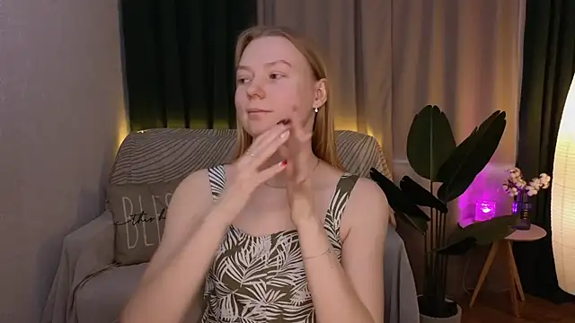 Snapshot of CarolynCohen__ chatting on 03-14-25, 05:16 CarolynCohen online show from 03-14-25, 05:16