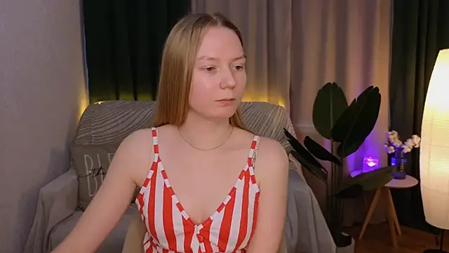 Snapshot of CarolynCohen__ chatting on 03-17-25, 05:12 CarolynCohen online show from 03-17-25, 05:12