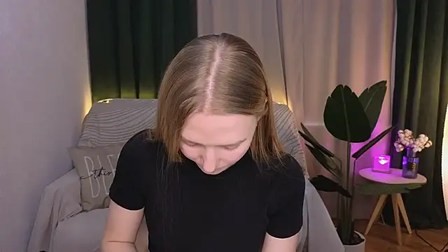 Snapshot of CarolynCohen__ chatting on 03-23-25, 05:00 CarolynCohen online show from 03-23-25, 05:00