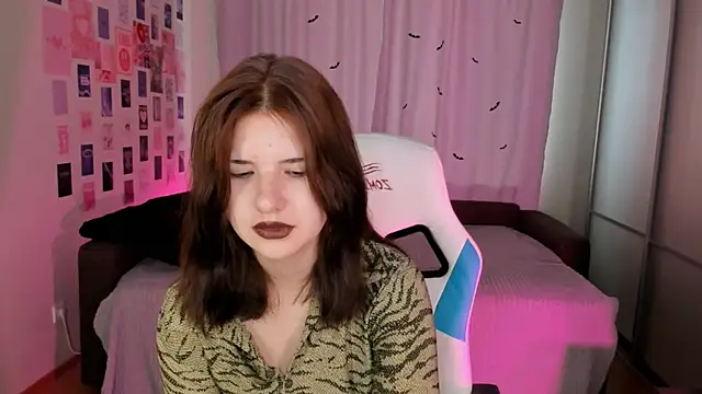 Vanessa Verona online show from 09-15-25, 05:51