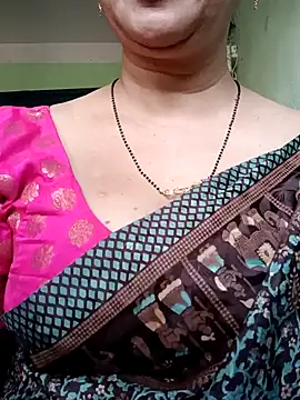 Snapshot of Rosy-B chatting on 12-16-24, 09:46 Rosy-B online show from 12-16-24, 09:46