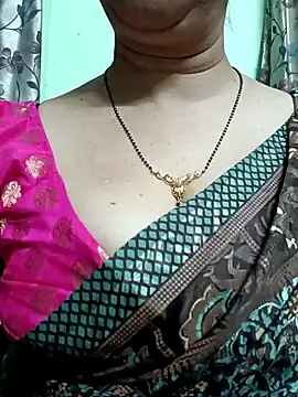 Snapshot of Rosy-B chatting on 12-16-24, 09:41 Rosy-B online show from 12-16-24, 09:41