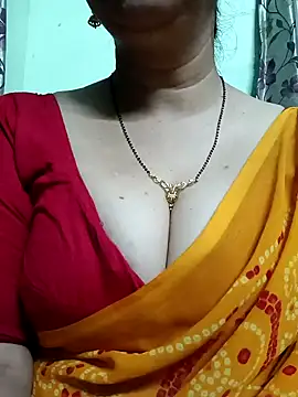 Snapshot of Rosy-B chatting on 12-19-24, 12:24 Rosy-B online show from 12-19-24, 12:24