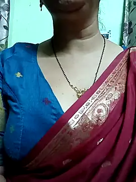 Snapshot of Rosy-B chatting on 12-20-24, 12:41 Rosy-B online show from 12-20-24, 12:41