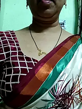 Snapshot of Rosy-B chatting on 12-21-24, 09:33 Rosy-B online show from 12-21-24, 09:33