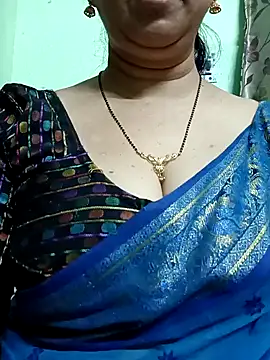 Snapshot of Rosy-B chatting on 12-21-24, 09:04 Rosy-B online show from 12-21-24, 09:04