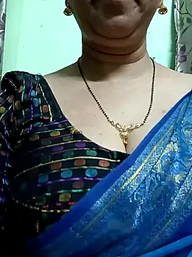 Snapshot of Rosy-B chatting on 12-22-24, 01:12 Rosy-B online show from 12-22-24, 01:12