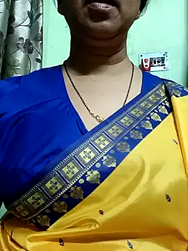 Snapshot of Rosy-B chatting on 12-22-24, 10:49 Rosy-B online show from 12-22-24, 10:49