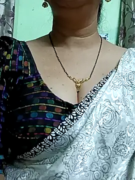 Snapshot of Rosy-B chatting on 12-25-24, 12:48 Rosy-B online show from 12-25-24, 12:48