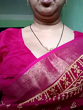 Snapshot of Rosy-B chatting on 12-25-24, 10:06 Rosy-B online show from 12-25-24, 10:06